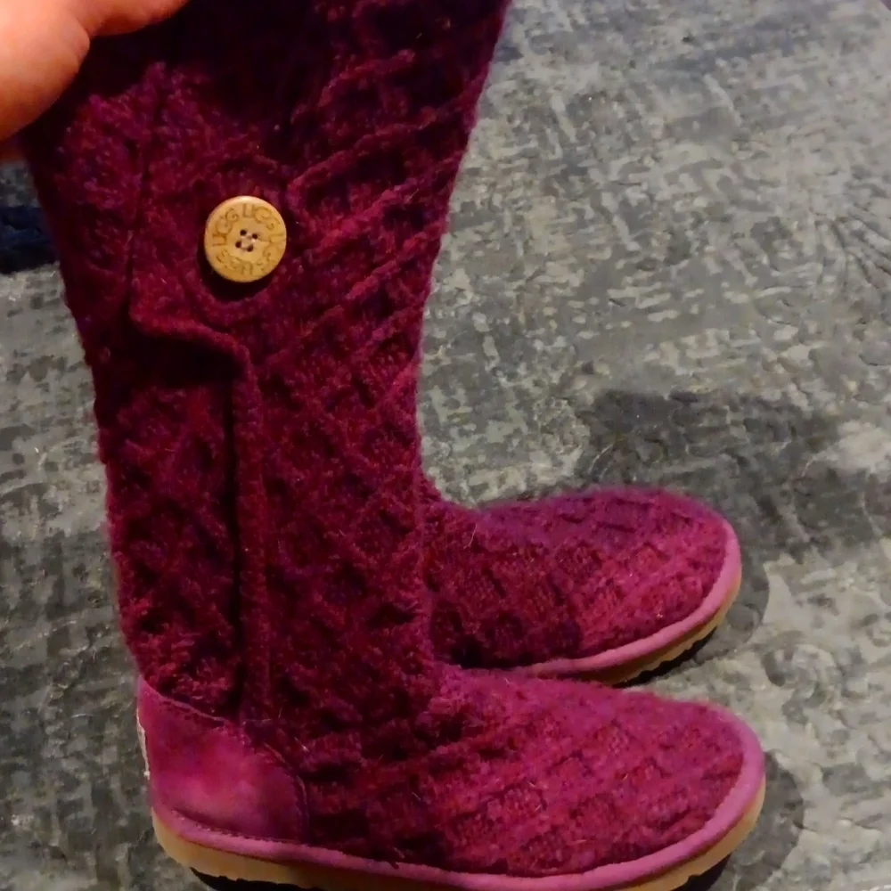 UGG Australia- Classic Cardy Women's 5 Knit Sweater Pink Woven Button Boots 5819